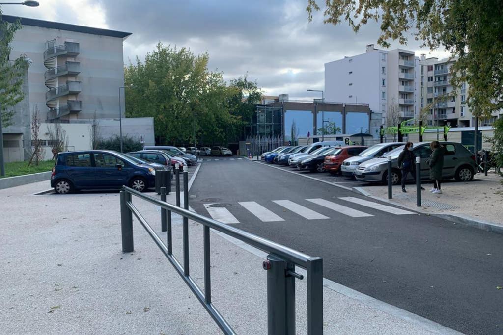 Apartamento La Belle Étoile Noisy-le-Grand Exterior foto